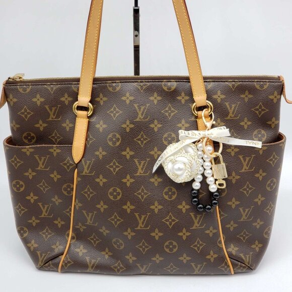 Authentic Louis Vuitton Lock & Key with unbranded Bagcharm, Keycharm, Keychain - Picture 3 of 7